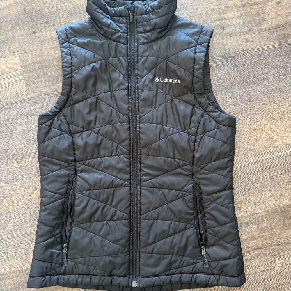 Columbia Women's Black Quilted Vest